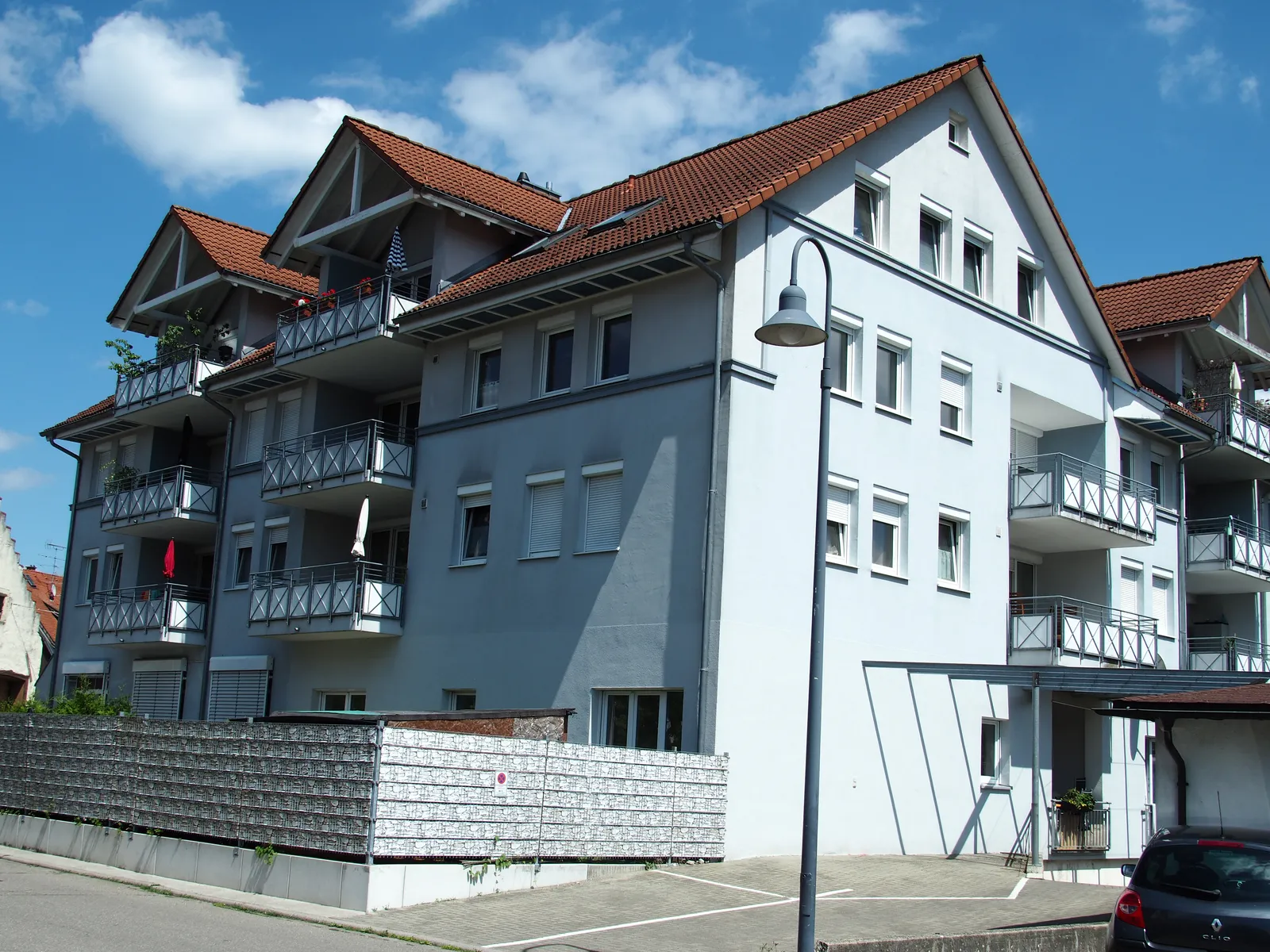 Sanierung Mehrfamilienhaus, 24 Einheiten – Ansicht 1