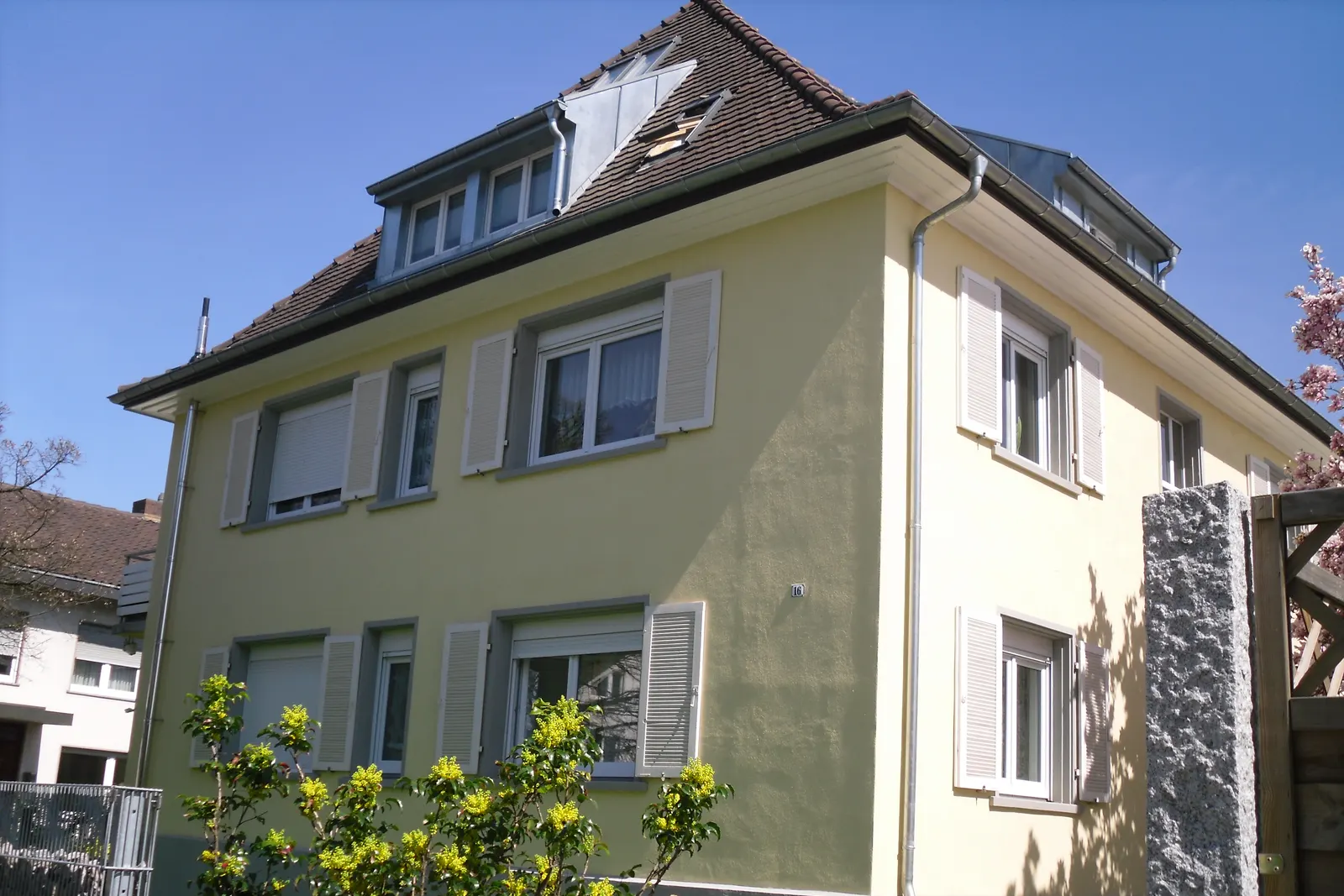Kernsanierung Mehrfamilienhaus, 3 Wohneinheiten (Baujahr 1930)